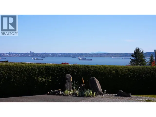 4211 ROCKRIDGE CRESCENT, West Vancouver, British Columbia V7W1A9