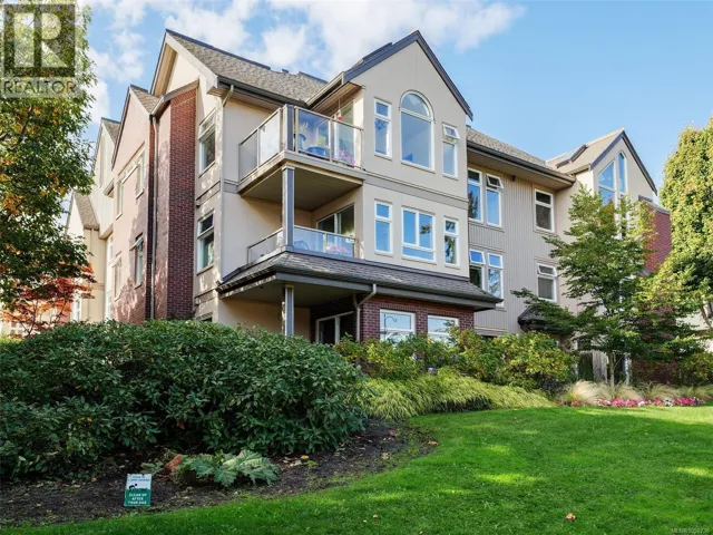 301 837 Selkirk Ave, Esquimalt, British Columbia V9A2T7