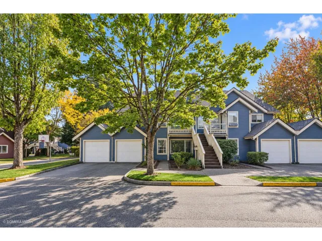 215 7838 120A STREET, Surrey, British Columbia V3W5B6