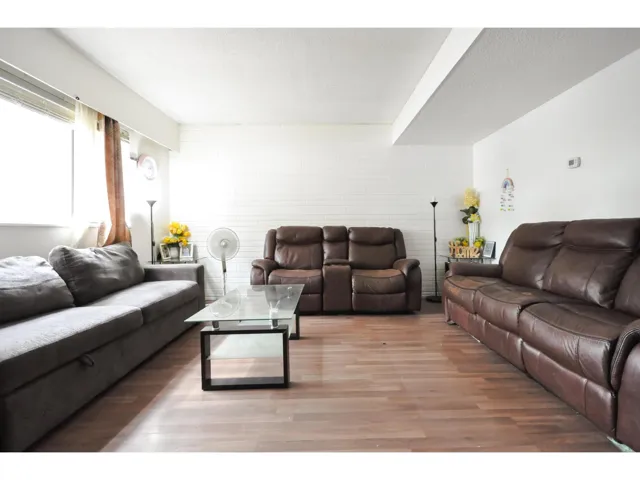 77 20350 53 AVENUE, Langley, British Columbia V3A5T9