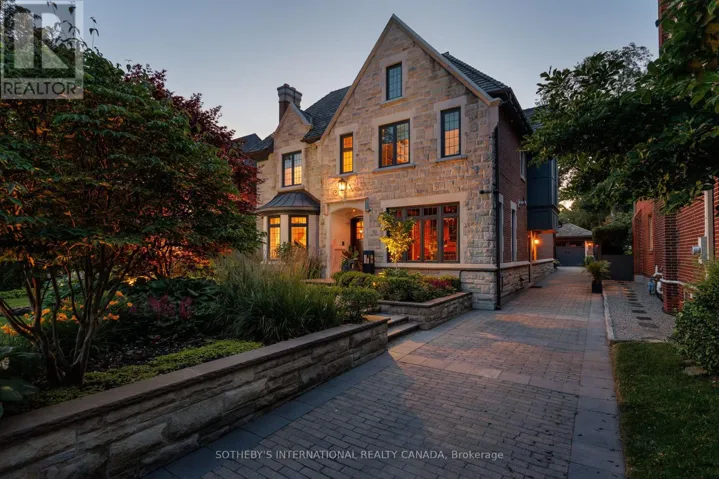 50 QUEEN MARYS DRIVE, Toronto (Kingsway South), Ontario M8X1S4