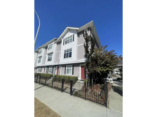 23 2033 MCKENZIE ROAD, Abbotsford, British Columbia V2S3Z6