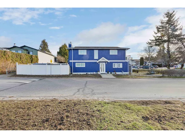 123 SPRINGFIELD DRIVE, Langley, British Columbia V4W3K6