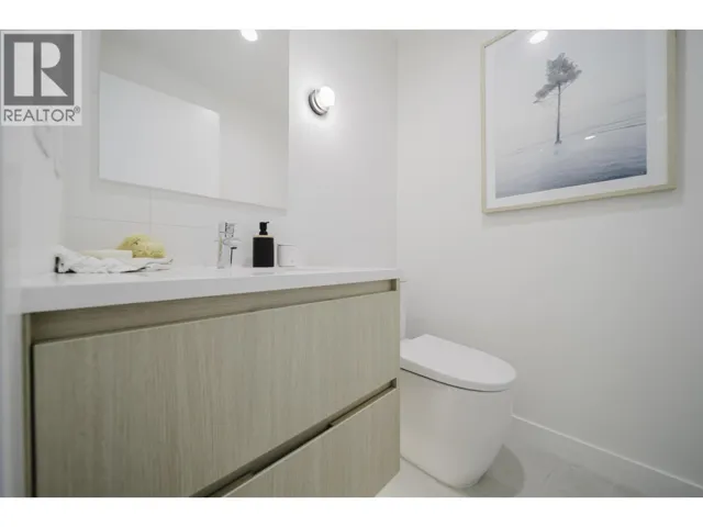 306 595 KEMSLEY AVENUE, Coquitlam, British Columbia V3J0T4