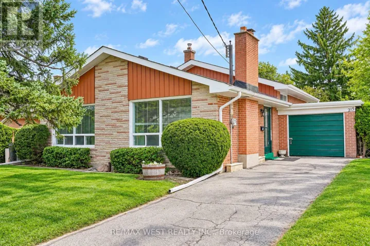 215 ACTON AVENUE, Toronto (Bathurst Manor), Ontario M3H4H8