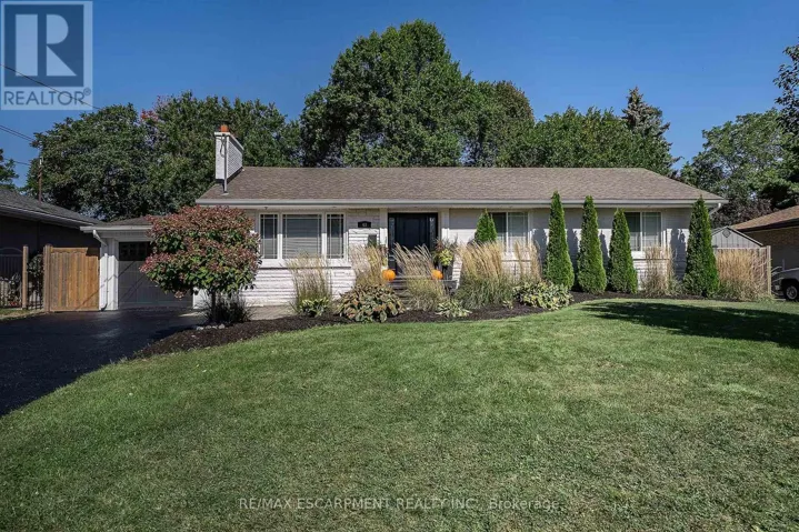 43 MILLER DRIVE, Hamilton (Ancaster), Ontario L9G2H9