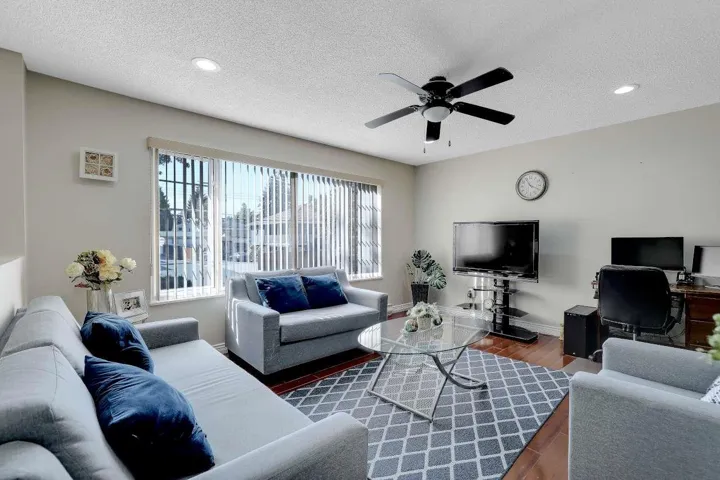 6384 129A STREET, Surrey, British Columbia V3X1R8