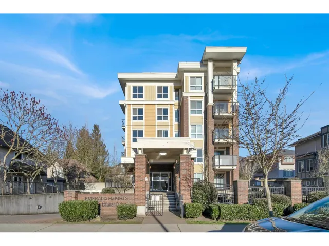 201 13883 LAUREL DRIVE, Surrey, British Columbia V3T1A8