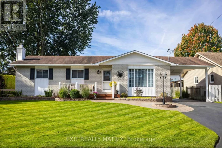 5 GOLD CRESCENT, Russell, Ontario K4R1B9