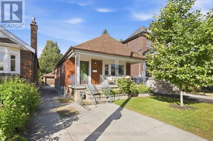 4 CRESTLAND AVENUE, Toronto (Danforth Village-East York), Ontario M4C3L1
