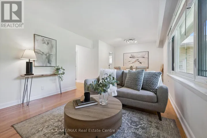 9 HAMEL AVENUE, Guelph (Exhibition Park), Ontario N1H5L9