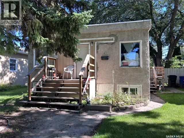 804 F AVENUE N, Saskatoon, Saskatchewan S7L1W5