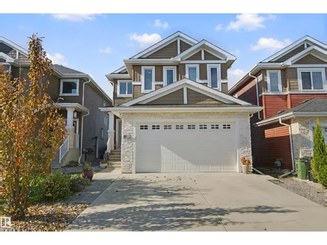 3895 ROBINS CR NW, Edmonton, Alberta T5S0M8