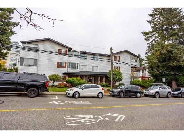 301 1390 MARTIN STREET, White Rock, British Columbia V4B3W5
