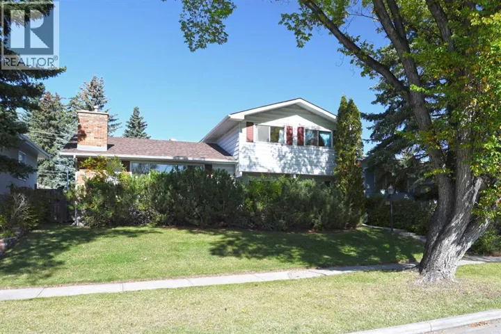 4116 40 Avenue NW, Calgary, Alberta T3A0X1