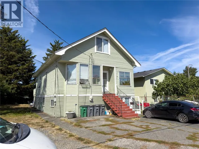 720 Vernon Ave, Saanich, British Columbia V8Z3X6