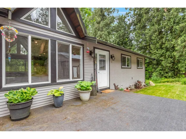 31648 GROVE AVENUE, Mission, British Columbia V4S1E6