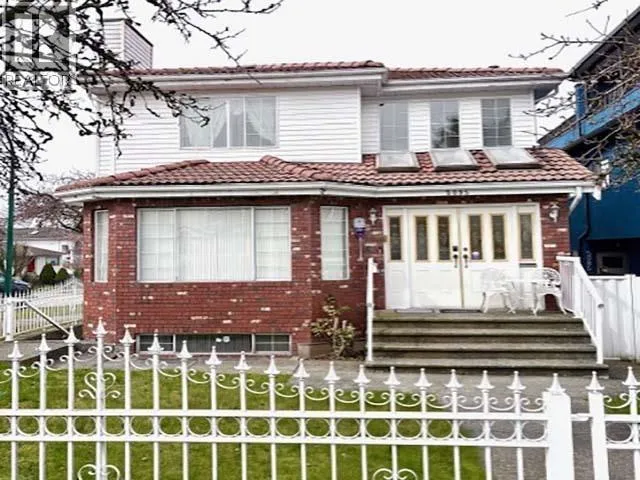 5095 NANAIMO STREET, Vancouver, British Columbia V5P4H9