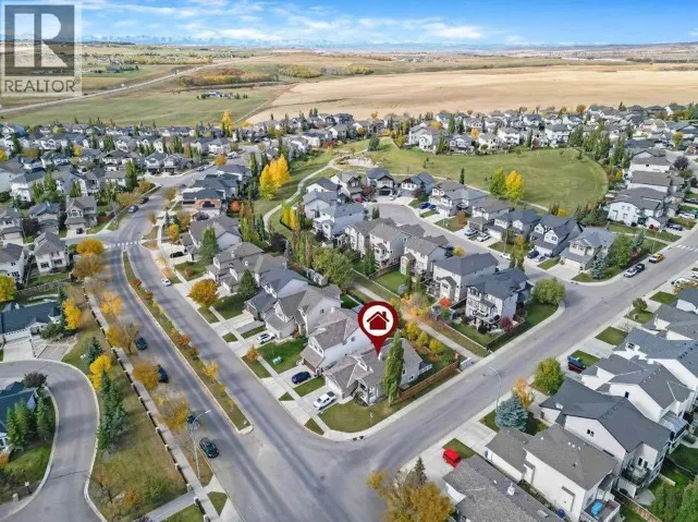 212 Westland Street, Okotoks, Alberta T1S2L3