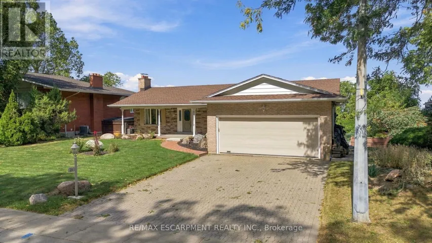 26 LESLIE DRIVE, Hamilton (Stoney Creek), Ontario L8G2R1