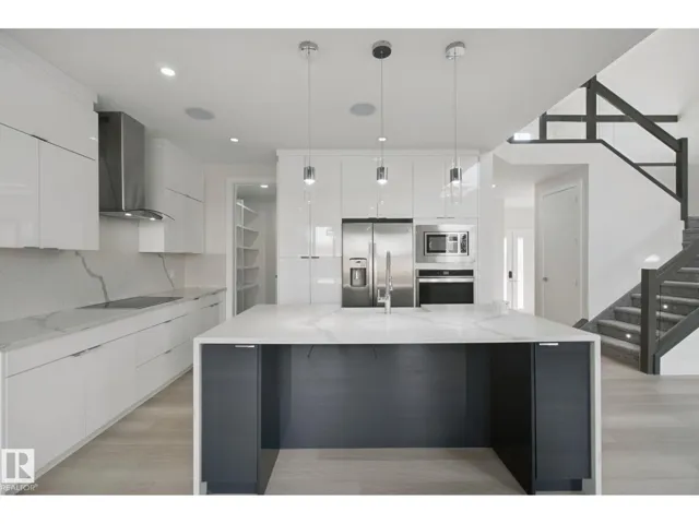 3699 HUMMINGBIRD WY NW, Edmonton, Alberta T5S0L1