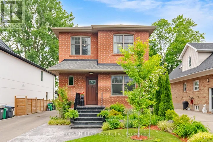 39 BROADVIEW AVENUE, Mississauga (Port Credit), Ontario L5H2S8