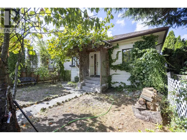 4605 RUPERT STREET, Vancouver, British Columbia V5R2J4
