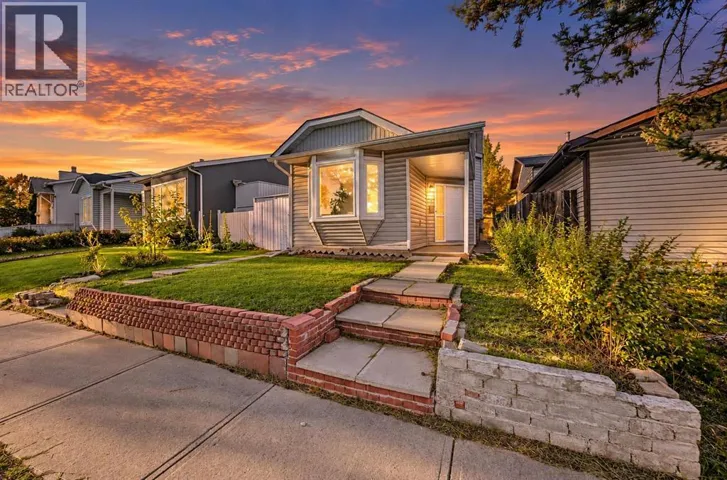 310 Castleridge Drive NE, Calgary, Alberta T3J3C4