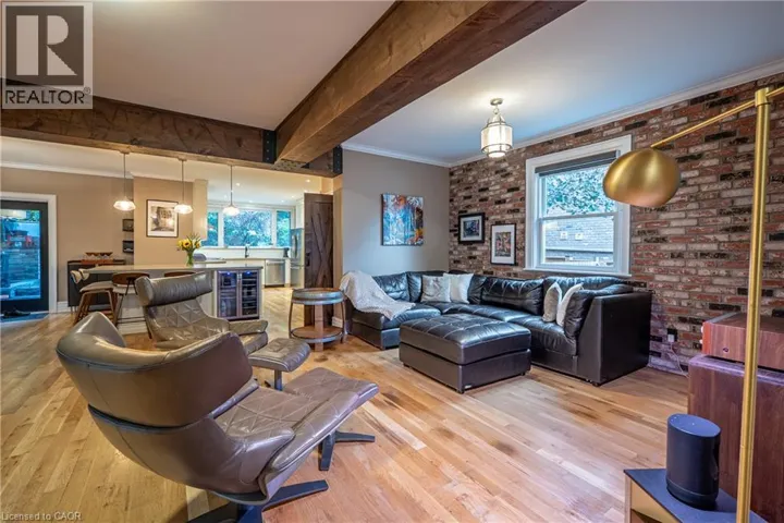 283 PLAINS Road W, Burlington, Ontario L7T1G1
