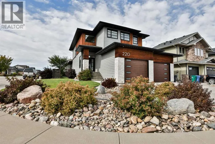 220 Canyon Estates Way W, Lethbridge, Alberta T1K5W7