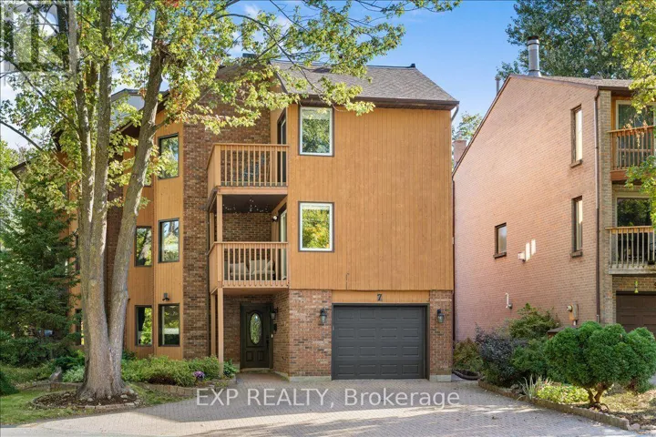 7 MAPLEHURST AVENUE, Ottawa, Ontario K2H5A3