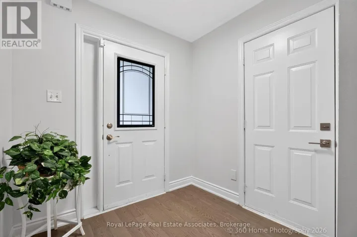 43 HILLSBURGH DRIVE, Brampton (Fletcher's Meadow), Ontario L6X4Z4