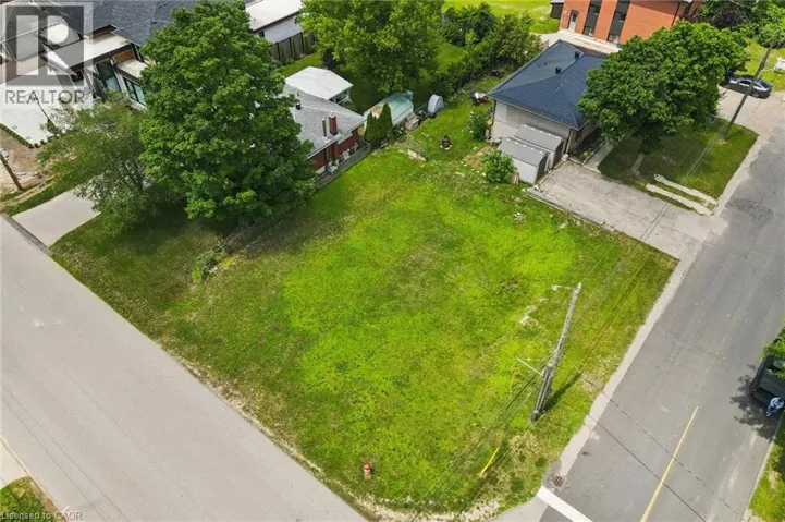 46 DANIEL Avenue, Kitchener, Ontario N2K1E9