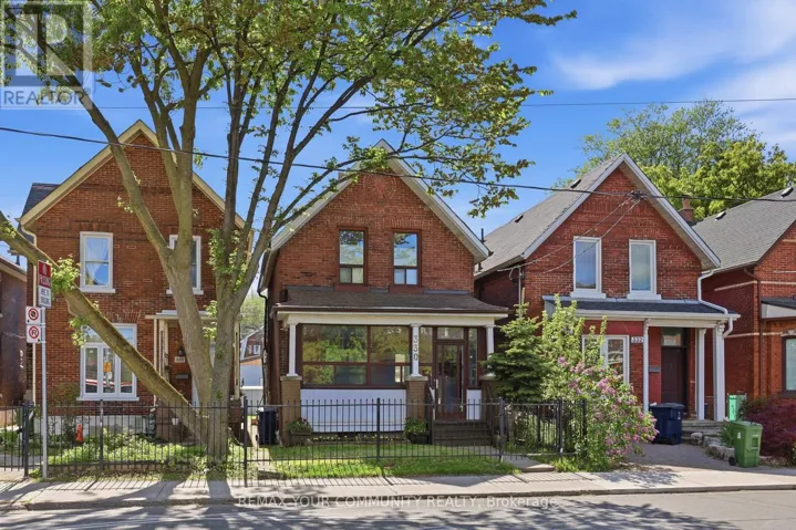 330 MAIN STREET, Toronto (East End-Danforth), Ontario M4C4X7