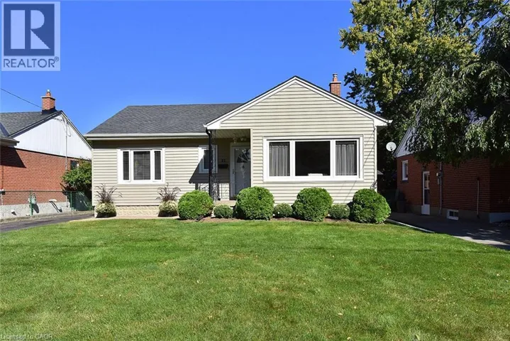 31 KEMP Drive, Hamilton, Ontario L9H2N1