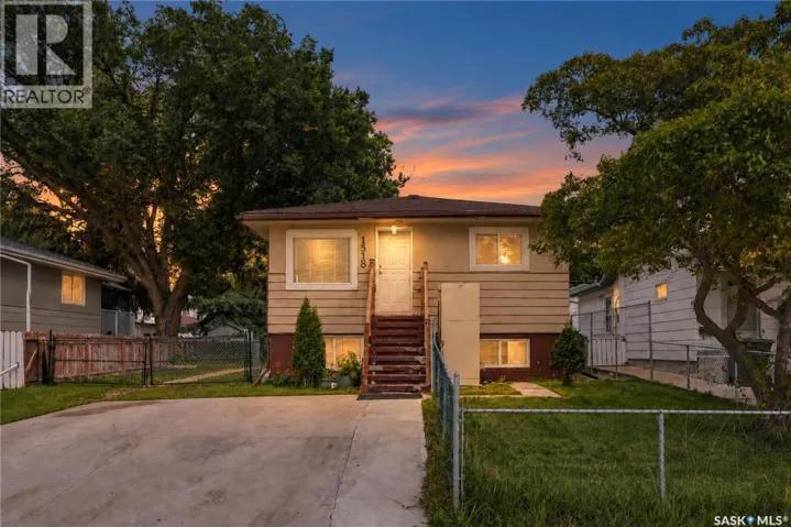 1518 I AVENUE N, Saskatoon, Saskatchewan S7L2J6