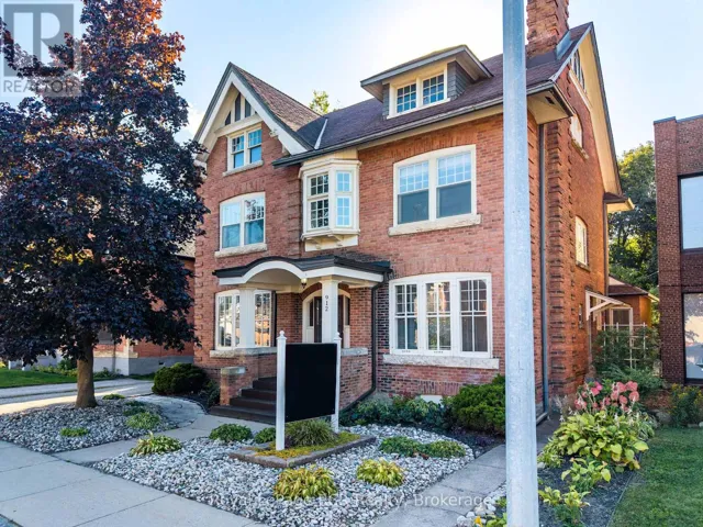 MAIN FLOOR - 912 2ND AVENUE W, Owen Sound, Ontario N4K4M7