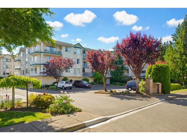 205 5360 205 STREET, Langley, British Columbia V3A7Y6