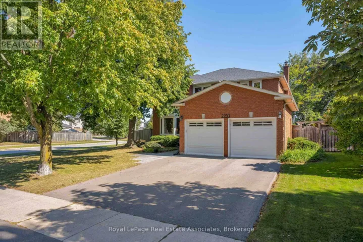 2253 TOWNE BOULEVARD, Oakville (RO River Oaks), Ontario L6H5J9