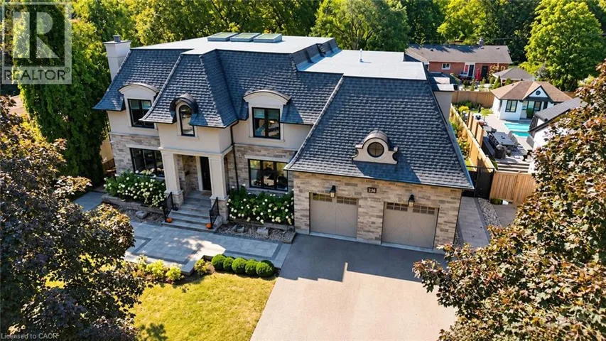 236 POPLAR Drive, Burlington, Ontario L7L2N4
