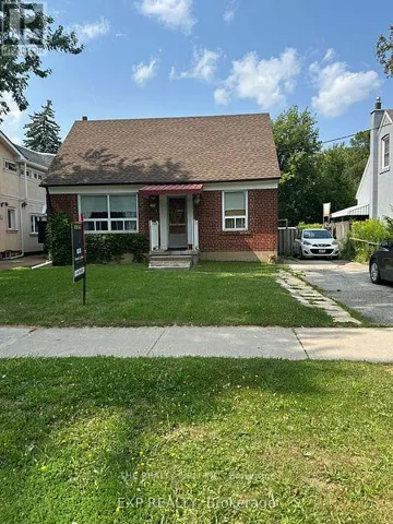 12 PLEASANT AVENUE, Toronto (Newtonbrook West), Ontario M2M1L9
