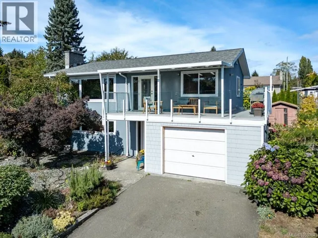 2158 Downey Ave, Comox, British Columbia V9M1W8
