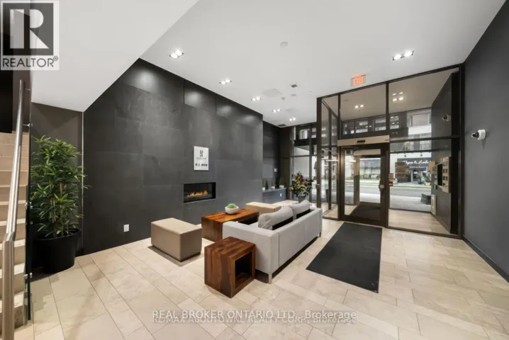 403 - 1940 IRONSTONE DRIVE, Burlington (Uptown), Ontario L7L0E4