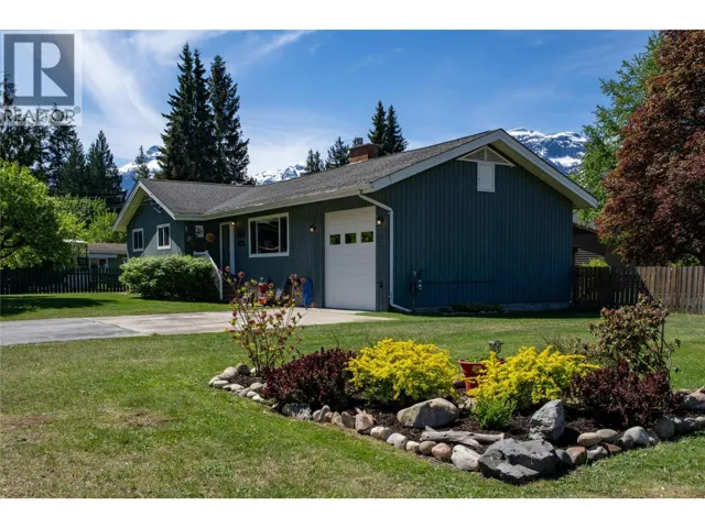 1669 Hiob Road, Revelstoke, British Columbia V0e2s0