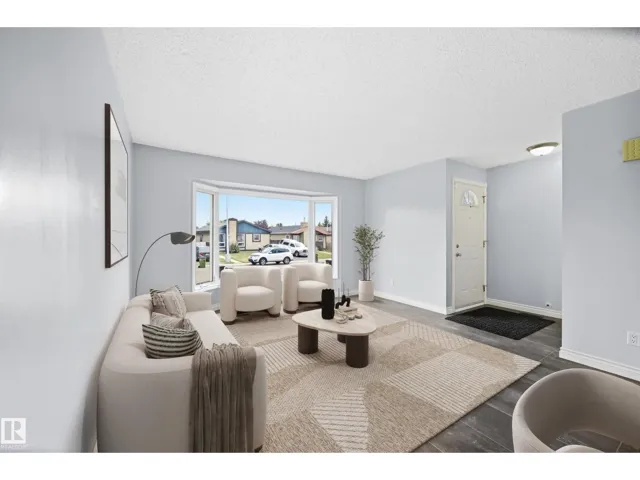 3220 44A ST NW, Edmonton, Alberta T6L4W9