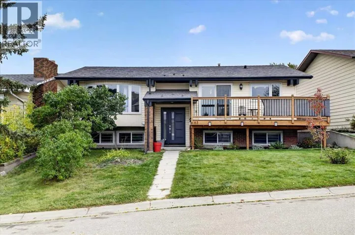 63 Beaconsfield Way NW, Calgary, Alberta T3K1W9
