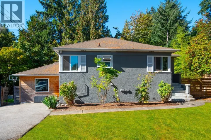 4325 MORGAN CRESCENT, West Vancouver, British Columbia V7V2P1