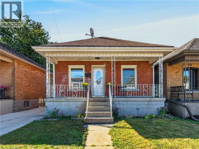 21 CAMERON Avenue N, Hamilton, Ontario L8H4Y9