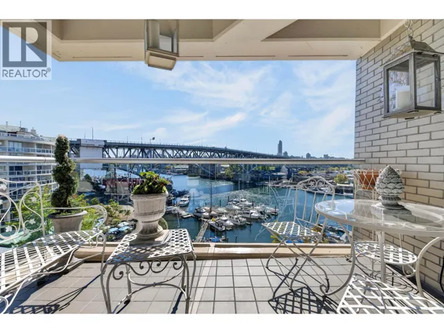 804 1600 HORNBY STREET, Vancouver, British Columbia V6Z2S4