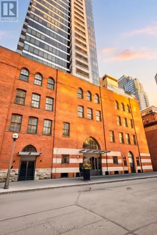 5 ST JOSEPH STREET, Toronto (Bay Street Corridor), Ontario M4Y0B6